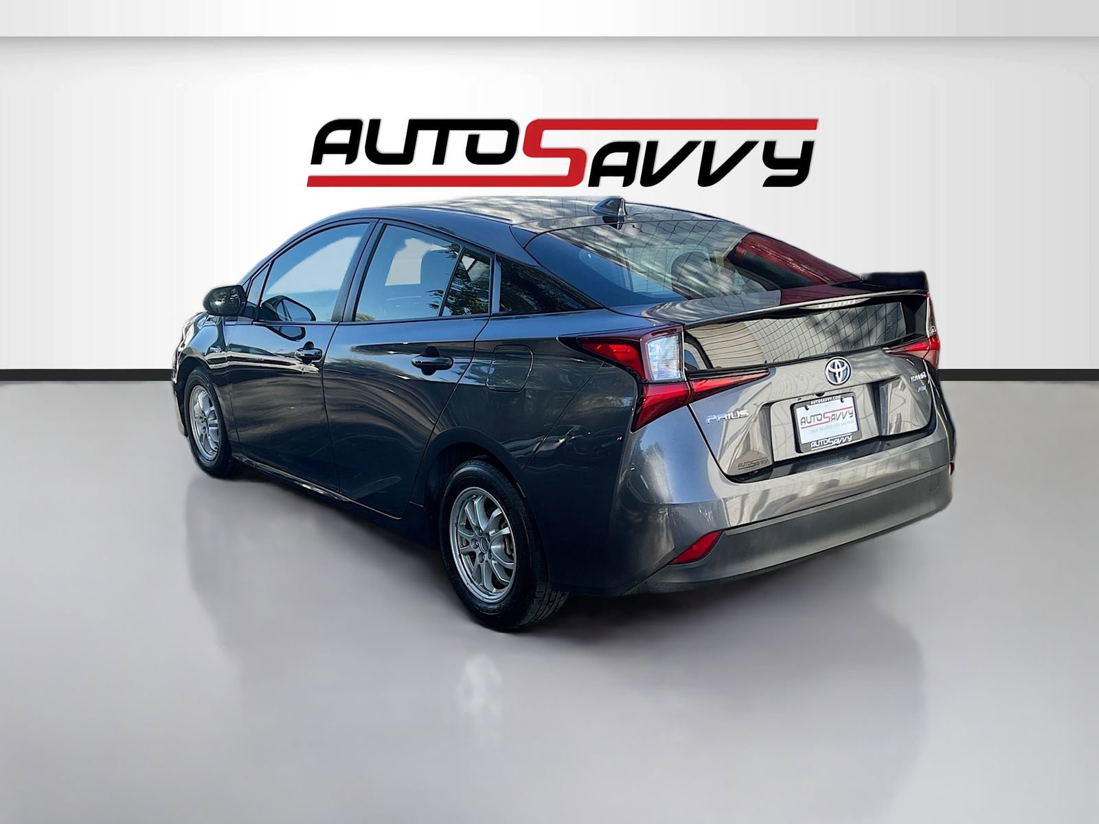 Used 2022 Toyota Prius L Eco image 5