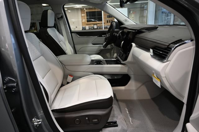New 2026 GMC Acadia Denali w/ Super Cruise Package image 10