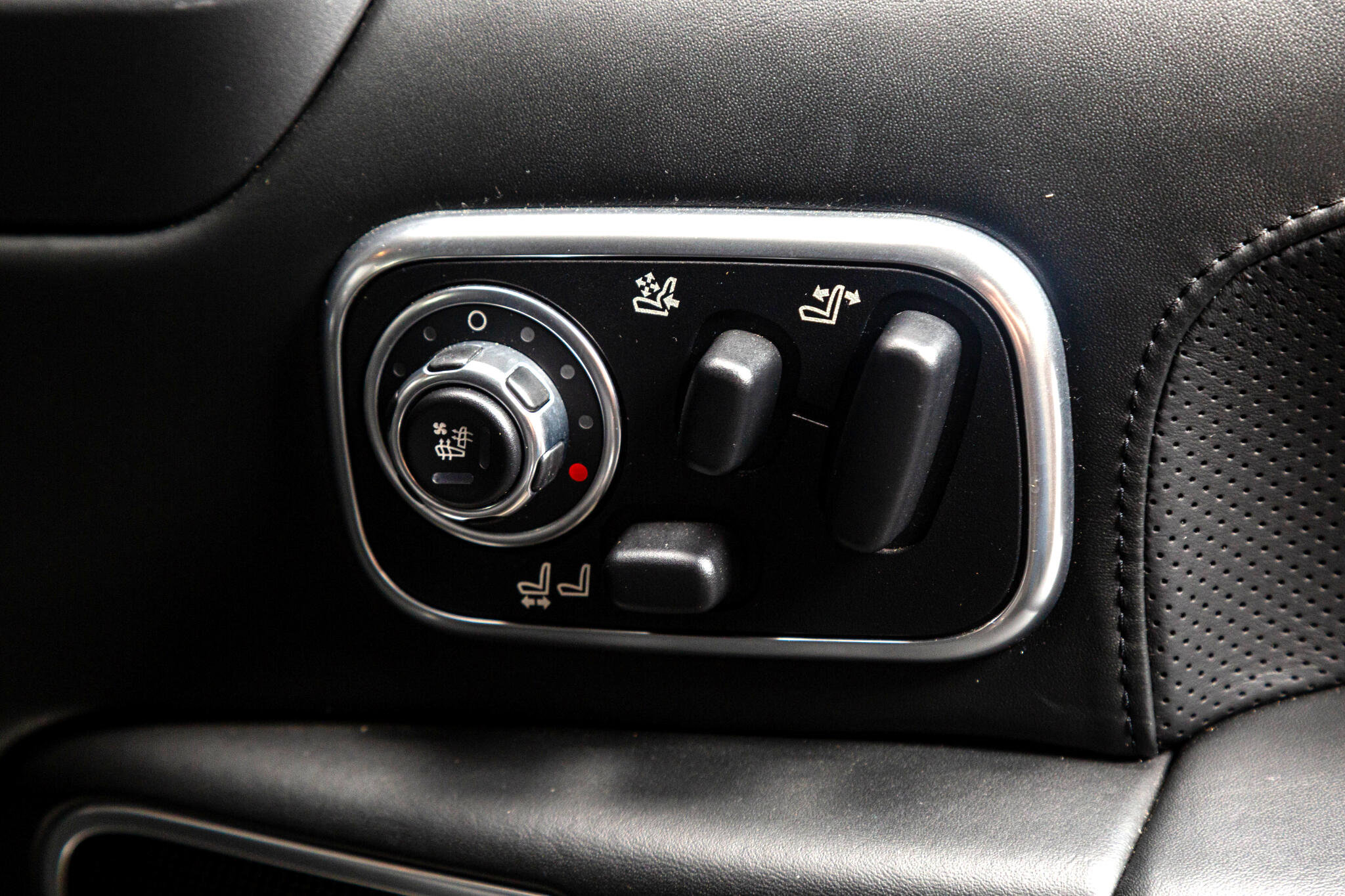 Used 2011 Land Rover Range Rover Autobiography image 25