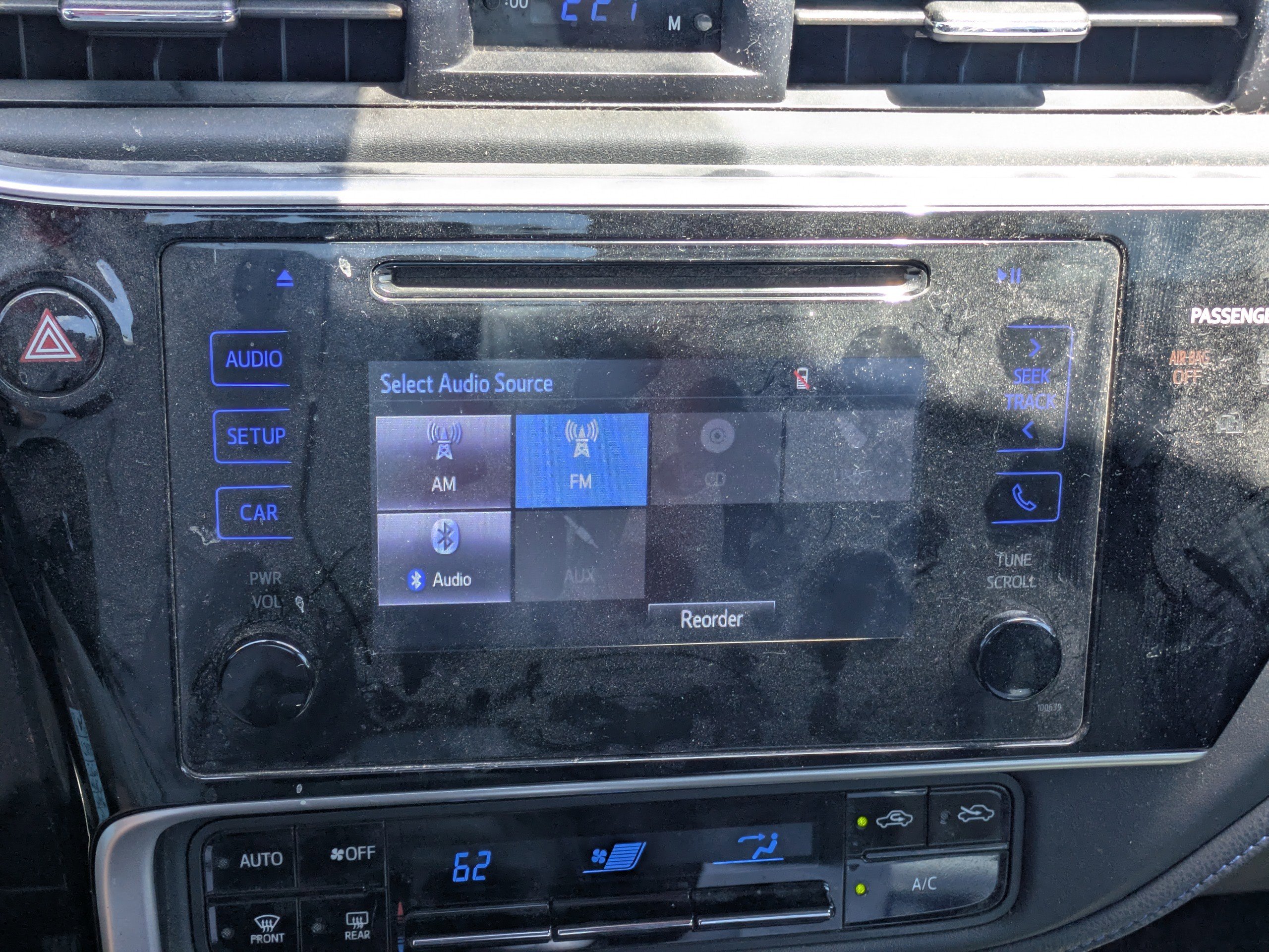 Used 2017 Toyota Corolla SE FWD image 18