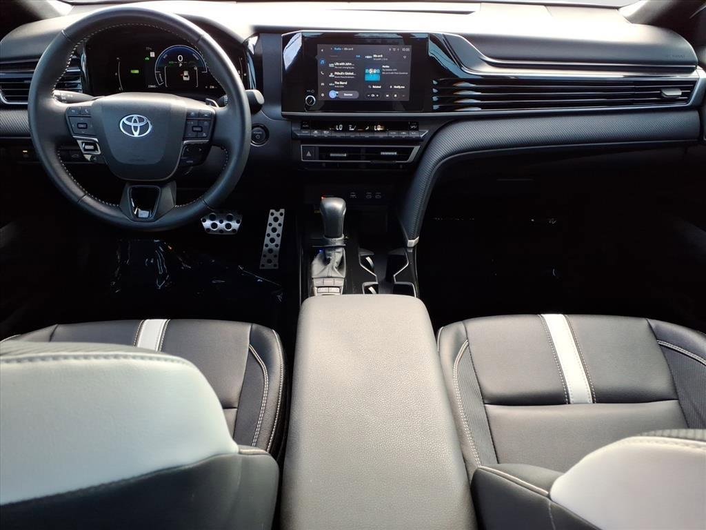 Used 2025 Toyota Camry SE w/ Convenience Package image 34