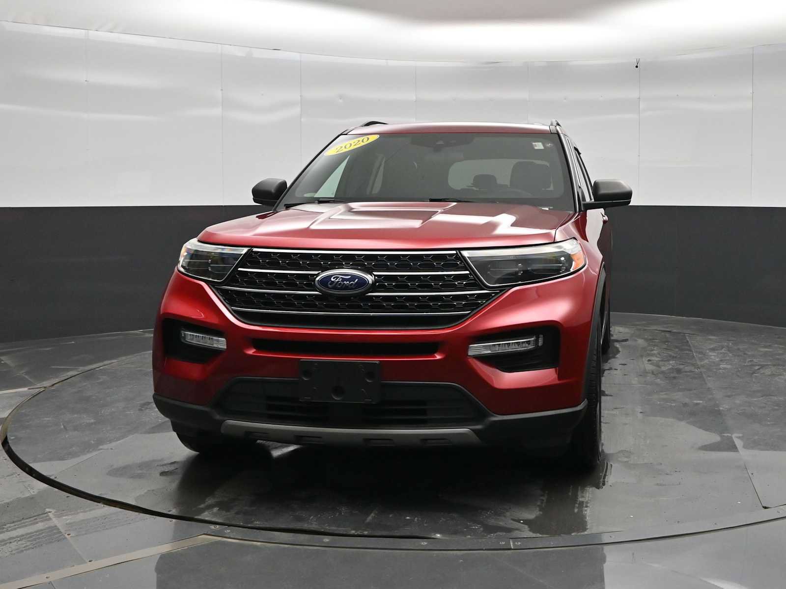 Used 2020 Ford Explorer XLT w/ Equipment Group 202A AWD/4WD image 3
