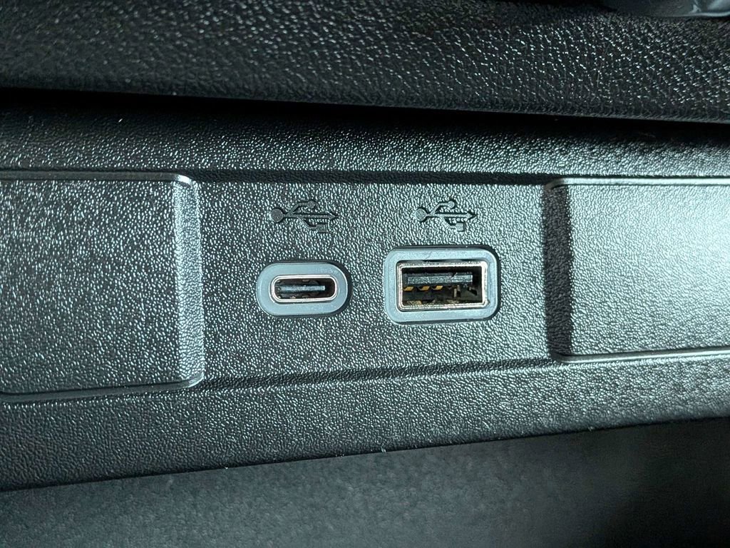 Used 2024 Chevrolet Colorado Trail Boss w/ Technology Package AWD/4WD image 23