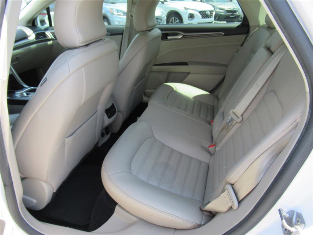 Used 2018 Ford Fusion SE w/ Equipment Group 602A FWD image 29