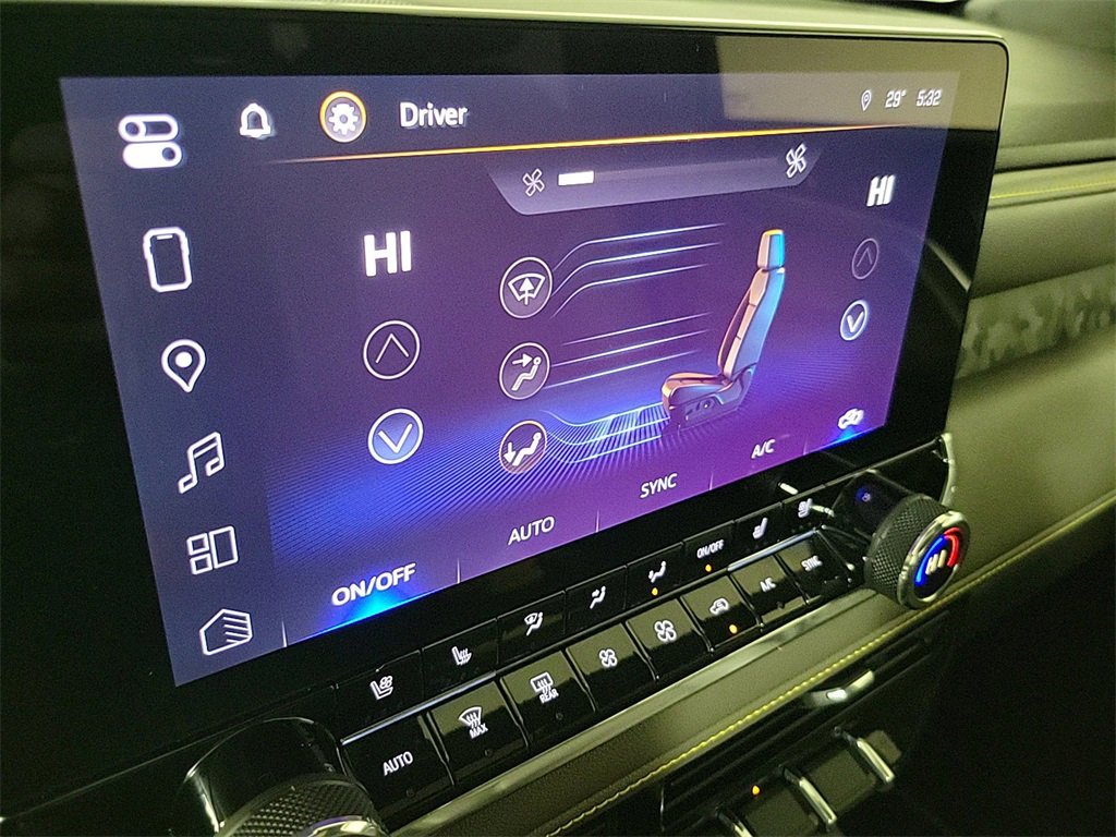 Certified 2024 Chevrolet Colorado ZR2 w/ ZR2 Convenience Package III image 17