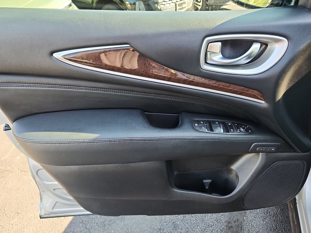 Used 2013 INFINITI JX35 AWD w/ Premium Pkg image 17