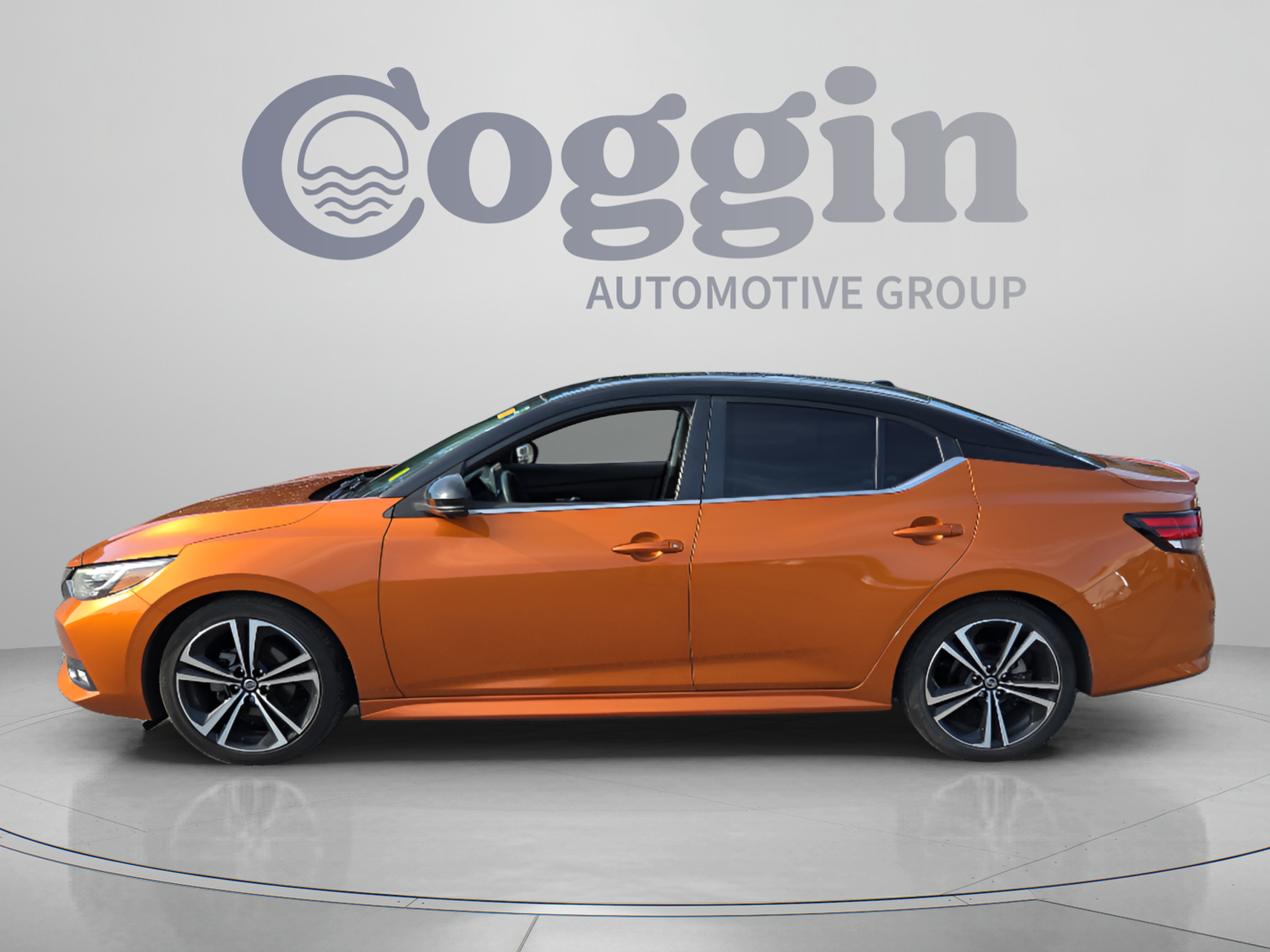 Used 2022 Nissan Sentra SR w/ SR Premium Package FWD image 2