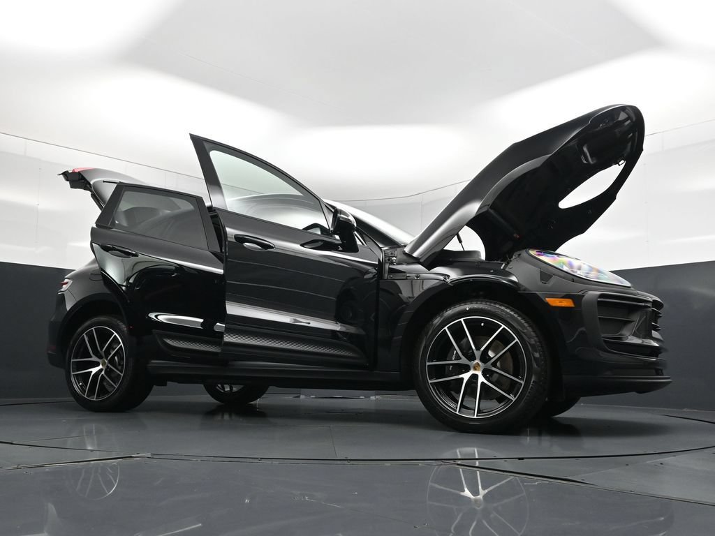 New 2026 Porsche Macan AWD/4WD image 38