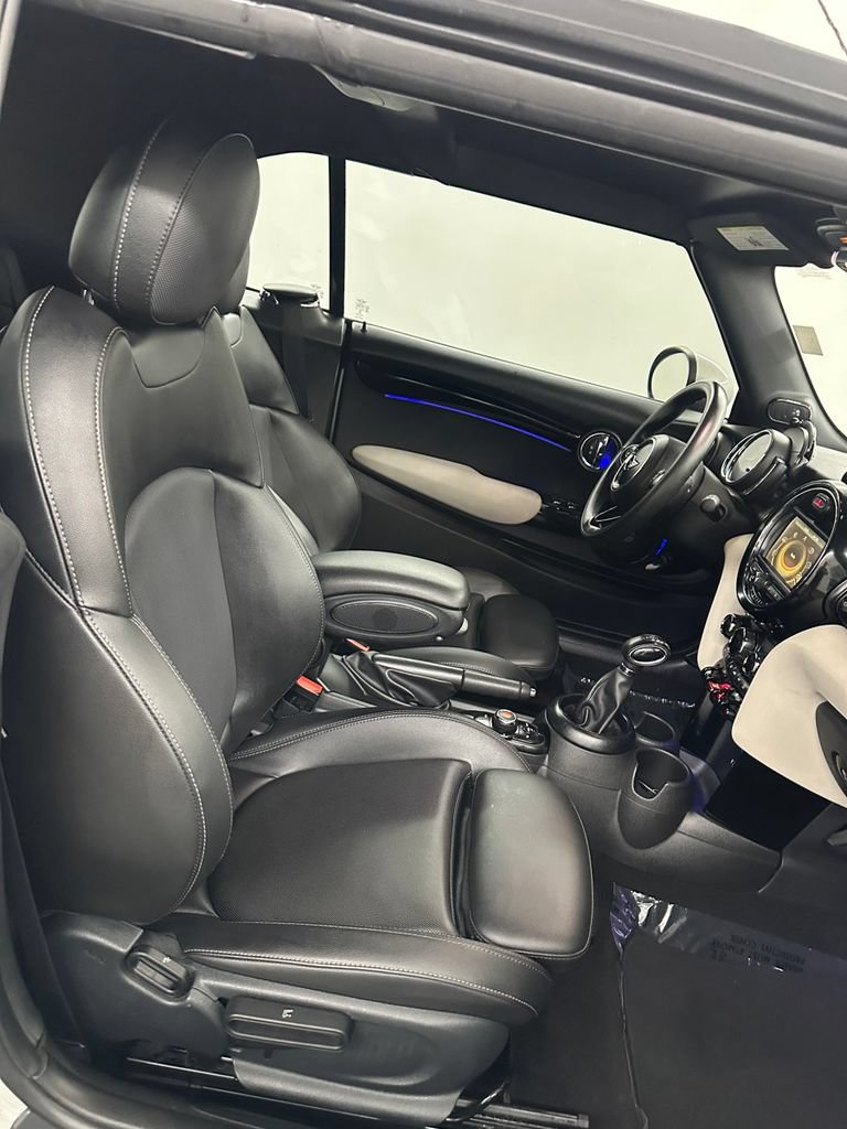 Used 2018 MINI Cooper S w/ Premium Package FWD image 30