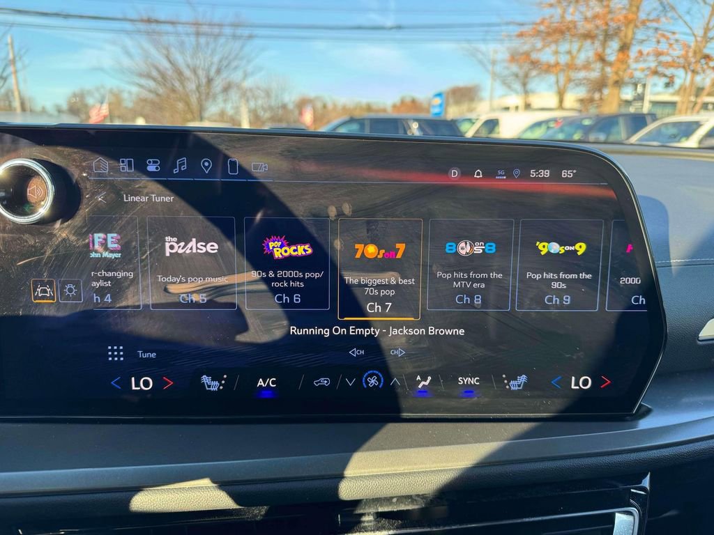 Used 2026 Chevrolet Traverse LT AWD/4WD image 26