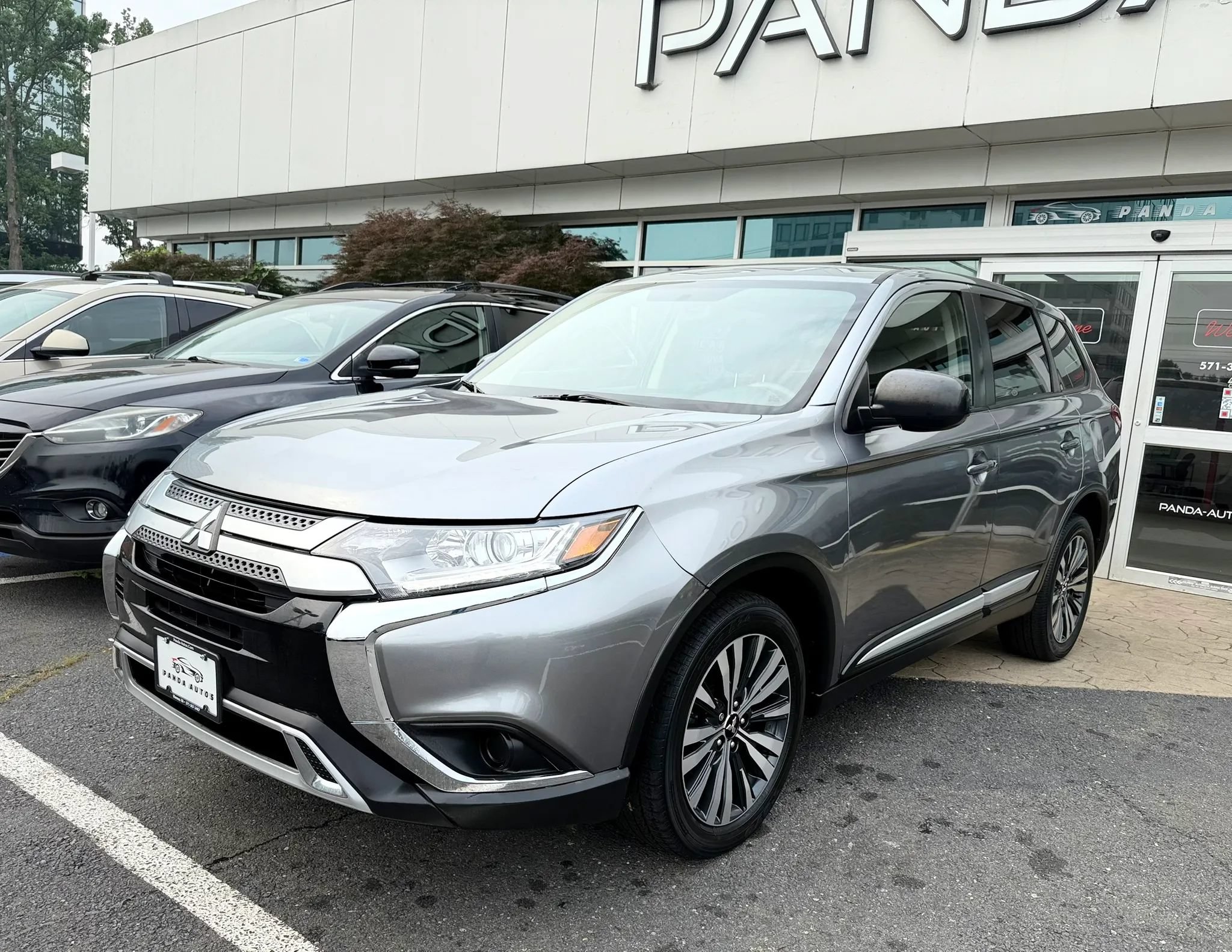 Used 2020 Mitsubishi Outlander ES FWD image 3