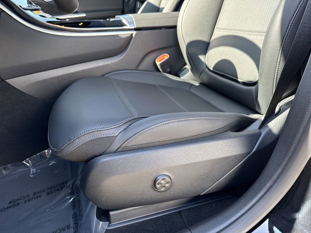 New 2025 Mercedes-Benz GLC 300 4MATIC image 15