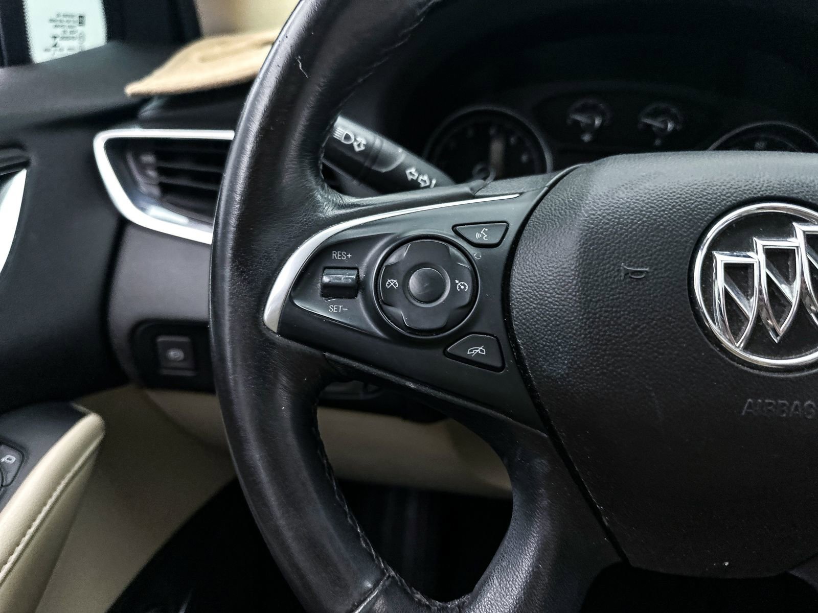 Used 2018 Buick Enclave Essence AWD/4WD image 28