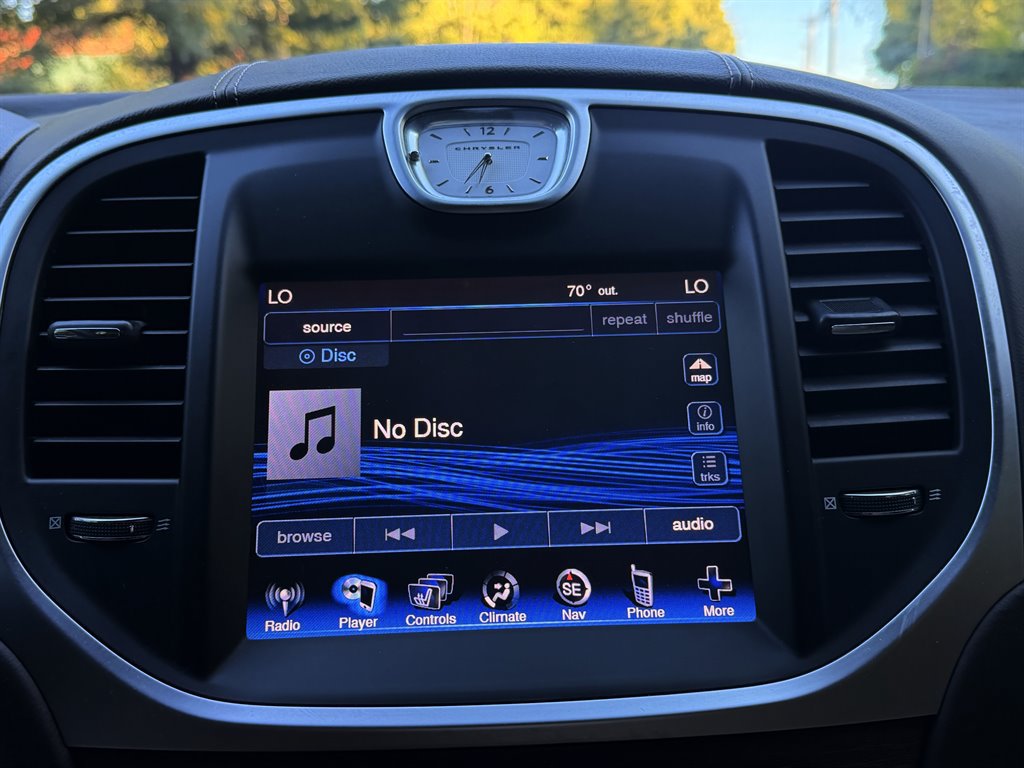 Used 2013 Chrysler 300 C Luxury Series RWD image 15