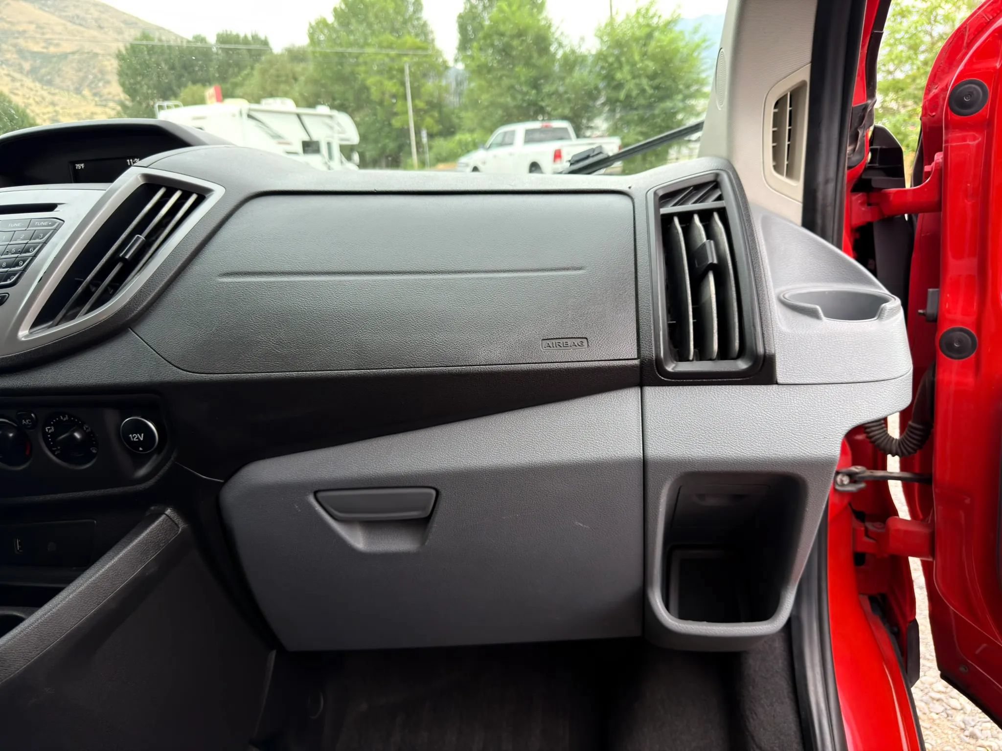Used 2017 Ford Transit 350 XLT RWD image 7