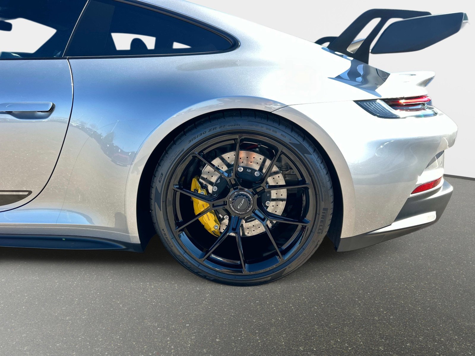 Used 2022 Porsche 911 GT3 RWD image 11