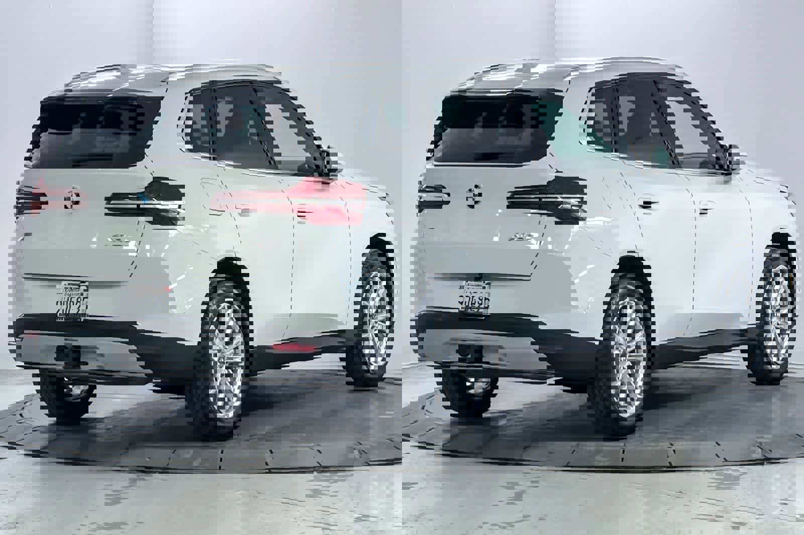 Used 2025 BMW X3 xDrive30i w/ Convenience Package image 2