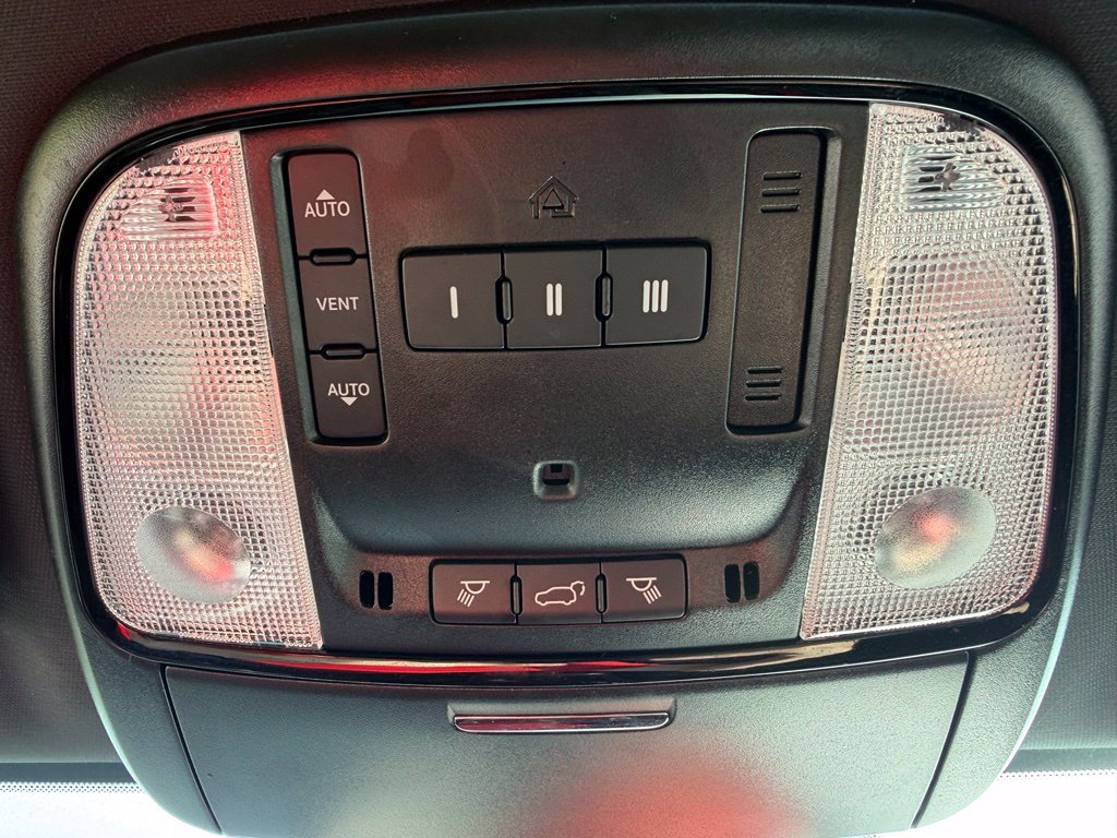 Used 2025 Dodge Durango GT AWD/4WD image 17
