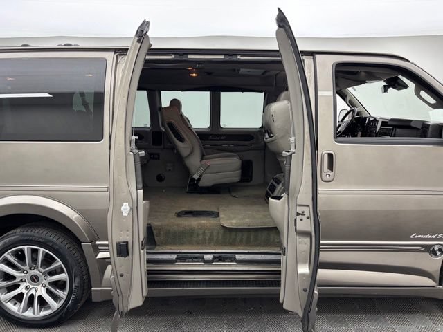 Used 2019 GMC Savana 2500 w/ Enhanced Convenience Package RWD image 7