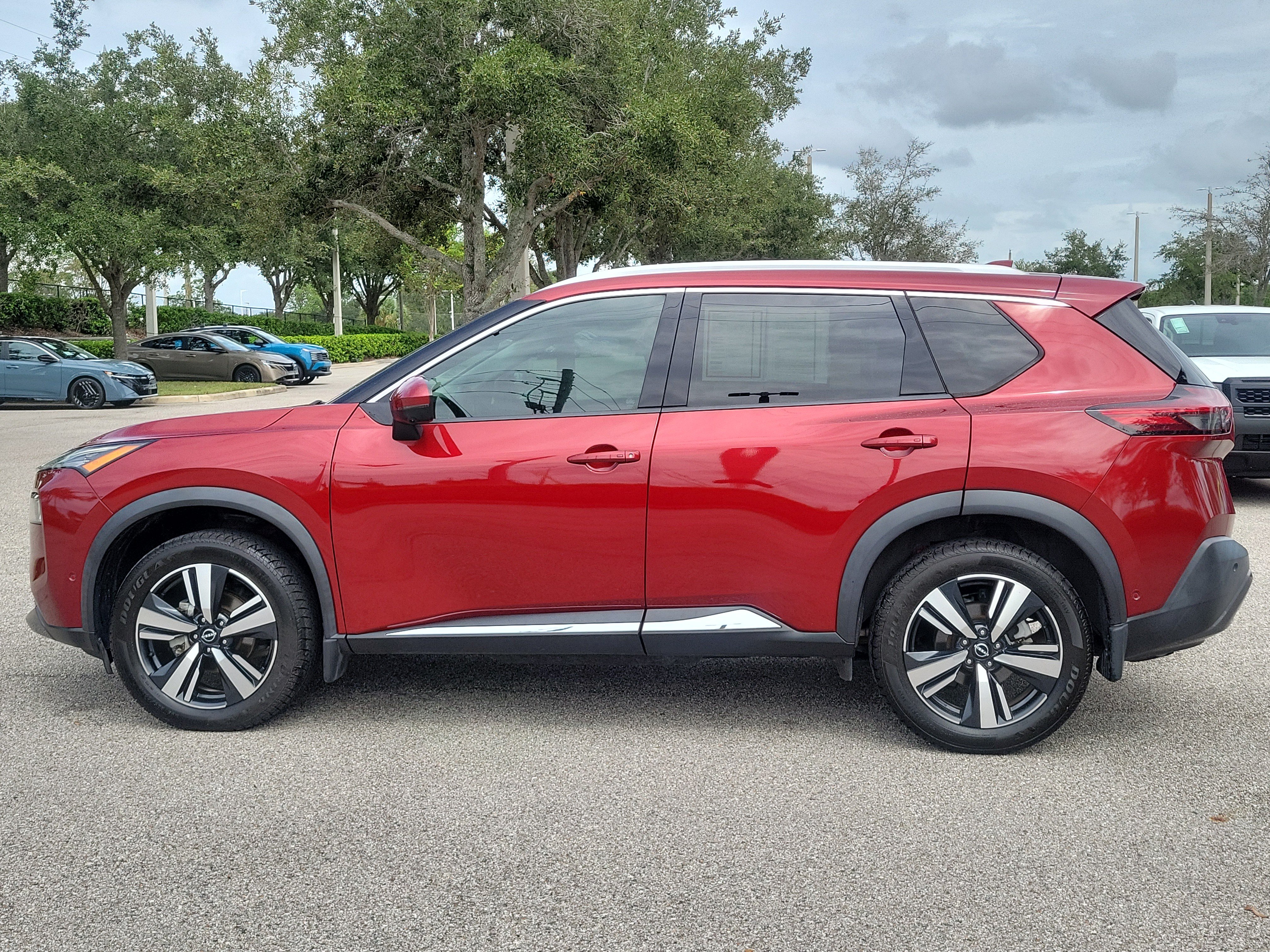 Certified 2022 Nissan Rogue SL w/ SL Premium Package FWD image 9