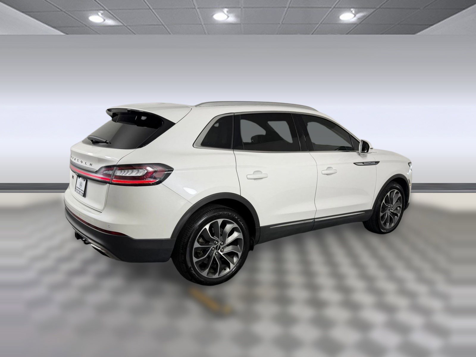 Used 2023 Lincoln Nautilus Reserve w/ Luxury Package image 9