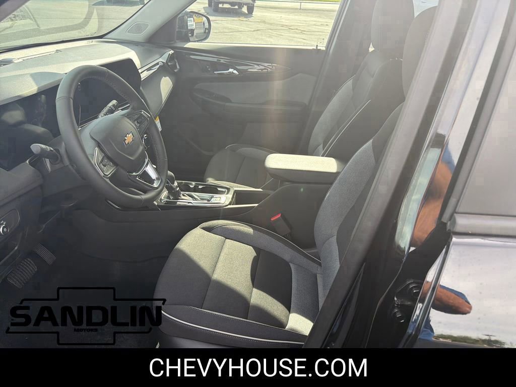 New 2026 Chevrolet TrailBlazer LT w/ Convenience Package FWD image 9