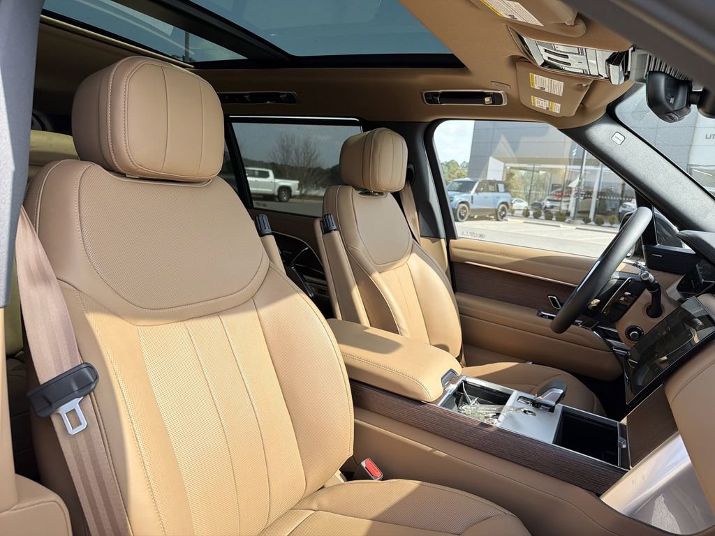 New 2026 Land Rover Range Rover Long Wheelbase SE image 11