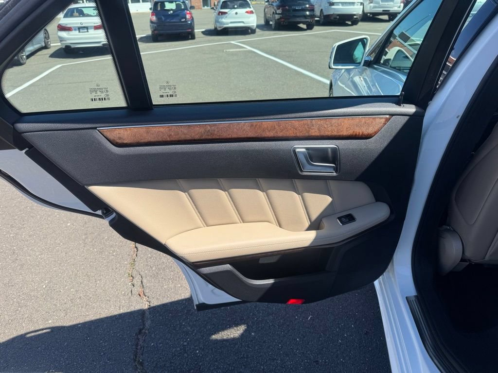 Used 2013 Mercedes-Benz E 350 Sedan image 29