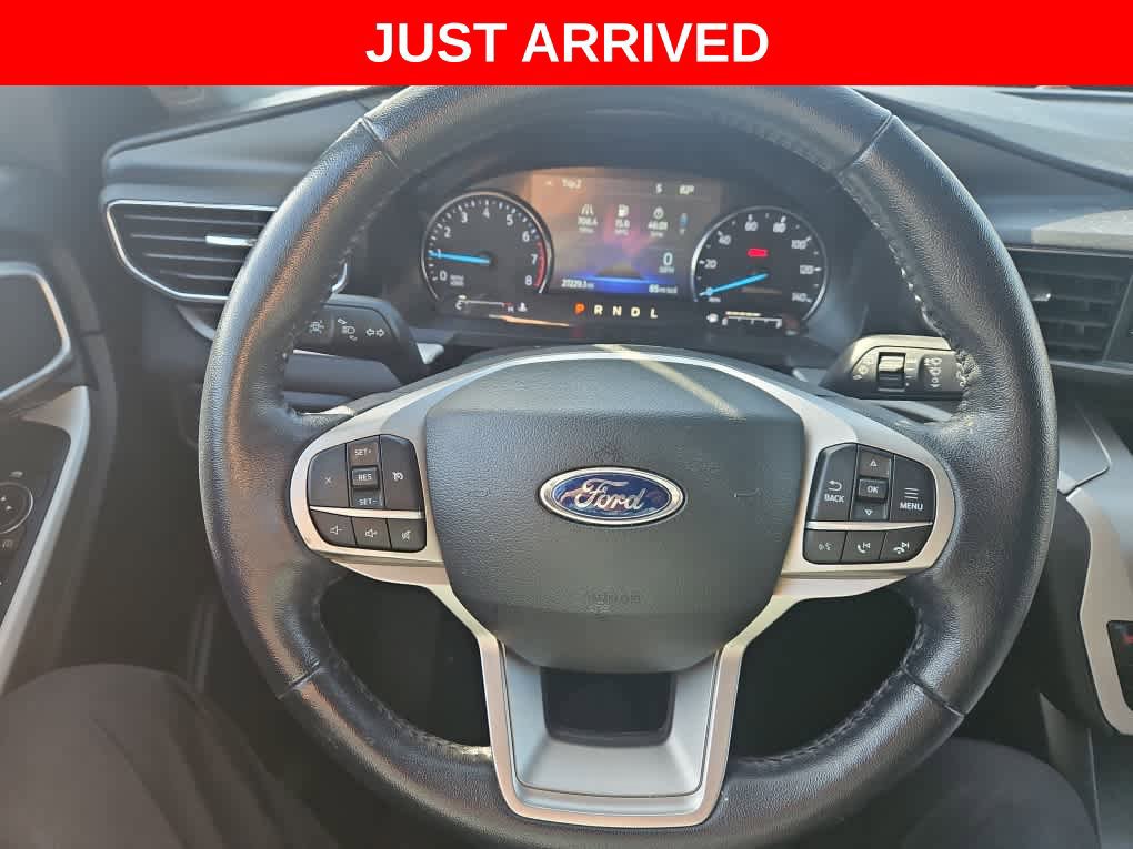 Used 2022 Ford Explorer XLT w/ Equipment Group 202A RWD image 16