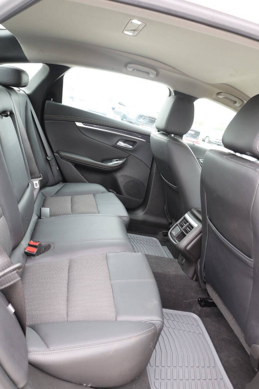 Used 2020 Chevrolet Impala LT w/ LT Convenience Package FWD image 16