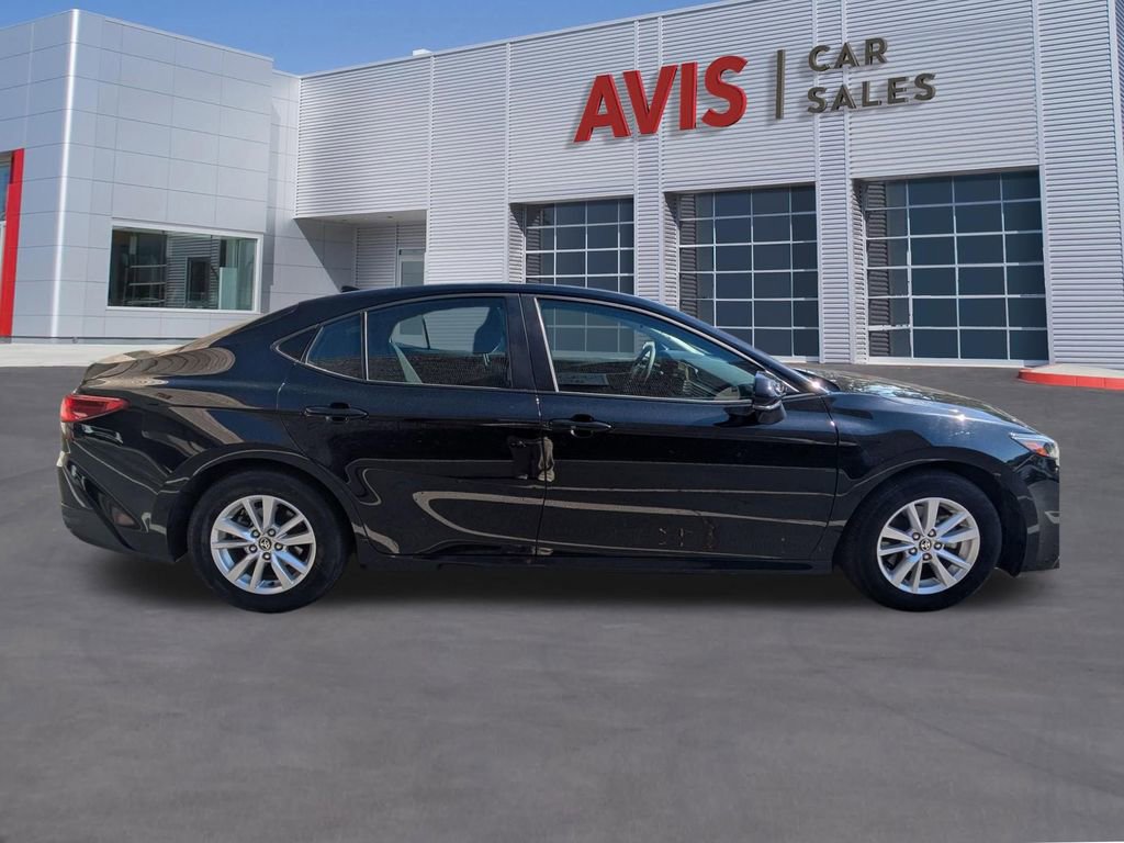 Used 2025 Toyota Camry LE FWD image 5