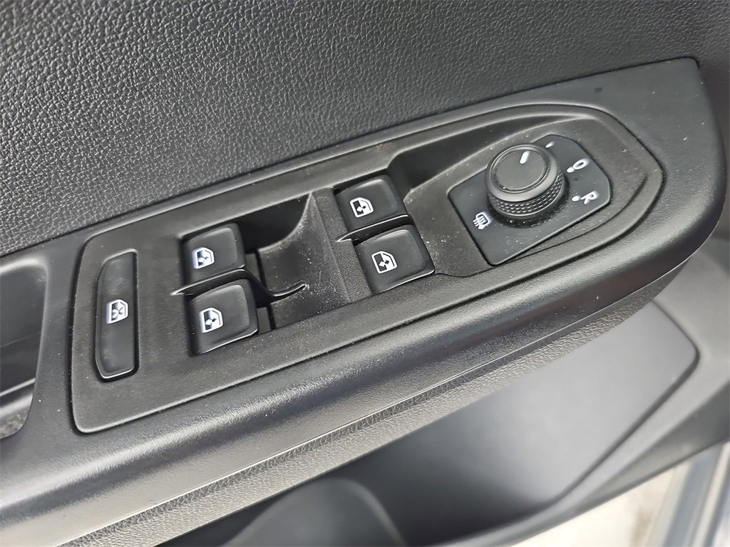 Used 2024 Volkswagen Taos SE image 36