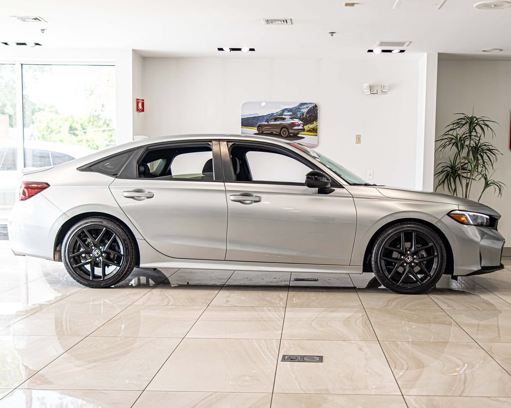 Used 2025 Honda Civic Sport image 9