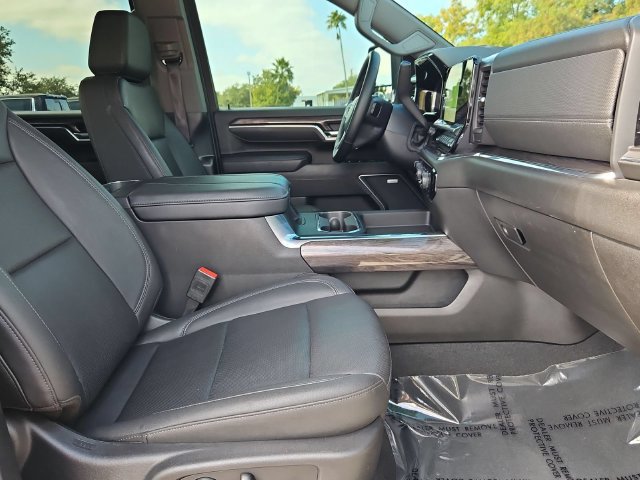 Certified 2025 Chevrolet Silverado 2500 LTZ w/ LTZ Convenience Package AWD/4WD image 28