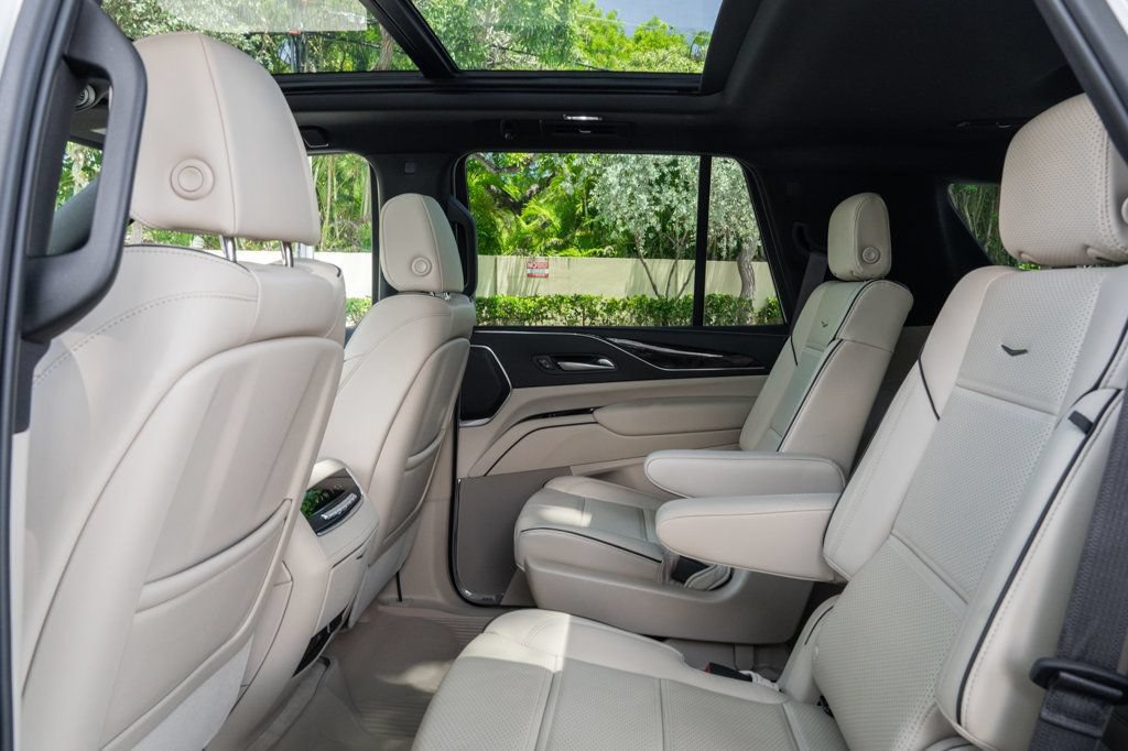 Used 2023 Cadillac Escalade Premium Luxury w/ Performance Package AWD/4WD image 21