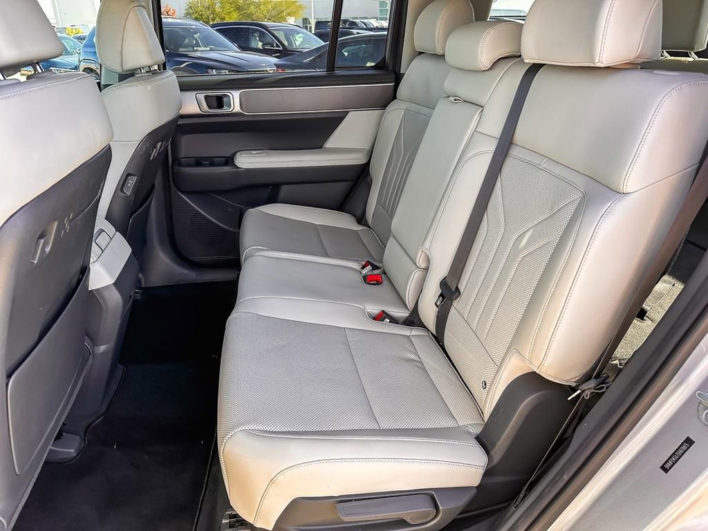 Used 2025 Hyundai Santa Fe SEL FWD image 27