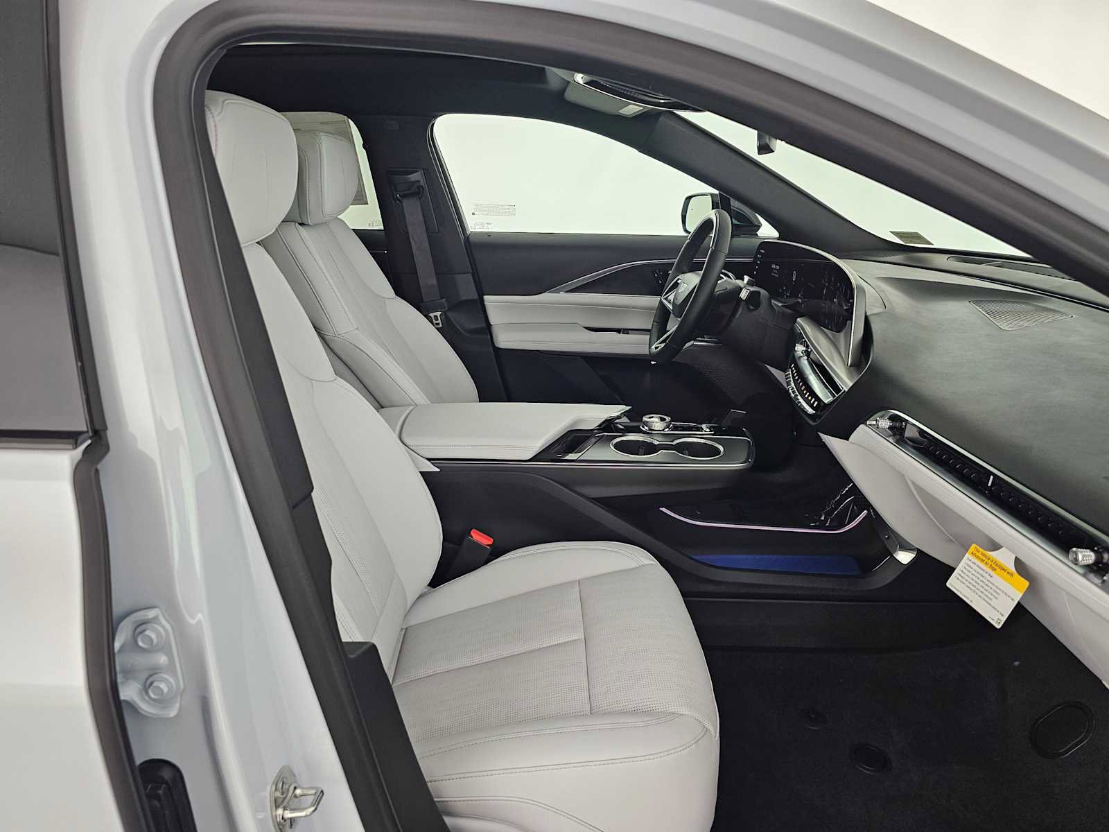 Used 2026 Cadillac Lyriq Luxury w/ LPO, Floor Liner Package image 10