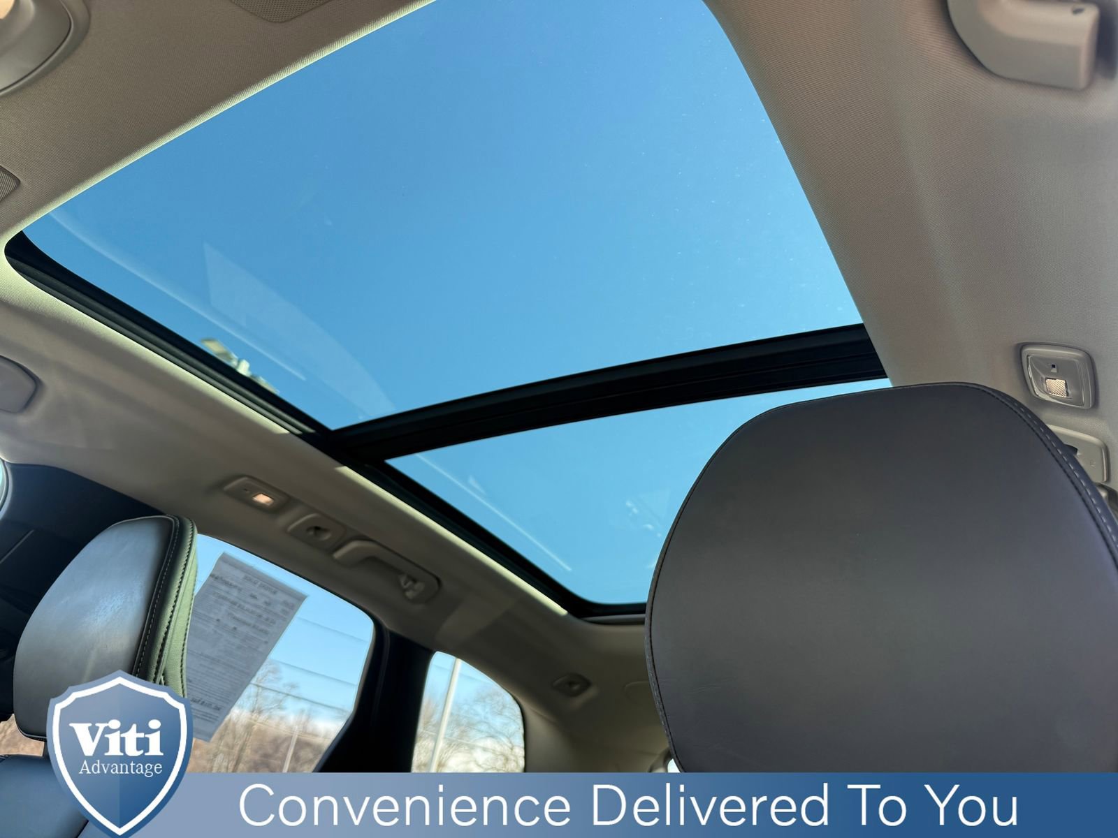 Certified 2023 Volvo XC60 B5 Ultimate w/ Climate Package image 19