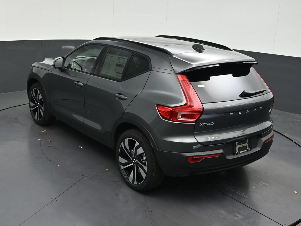 New 2026 Volvo XC40 B5 Plus AWD/4WD image 15