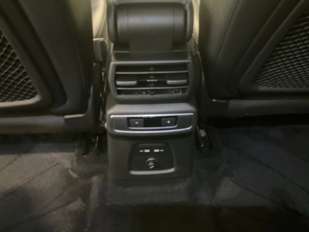 Used 2022 Audi Q4 e-tron Prestige AWD/4WD image 27