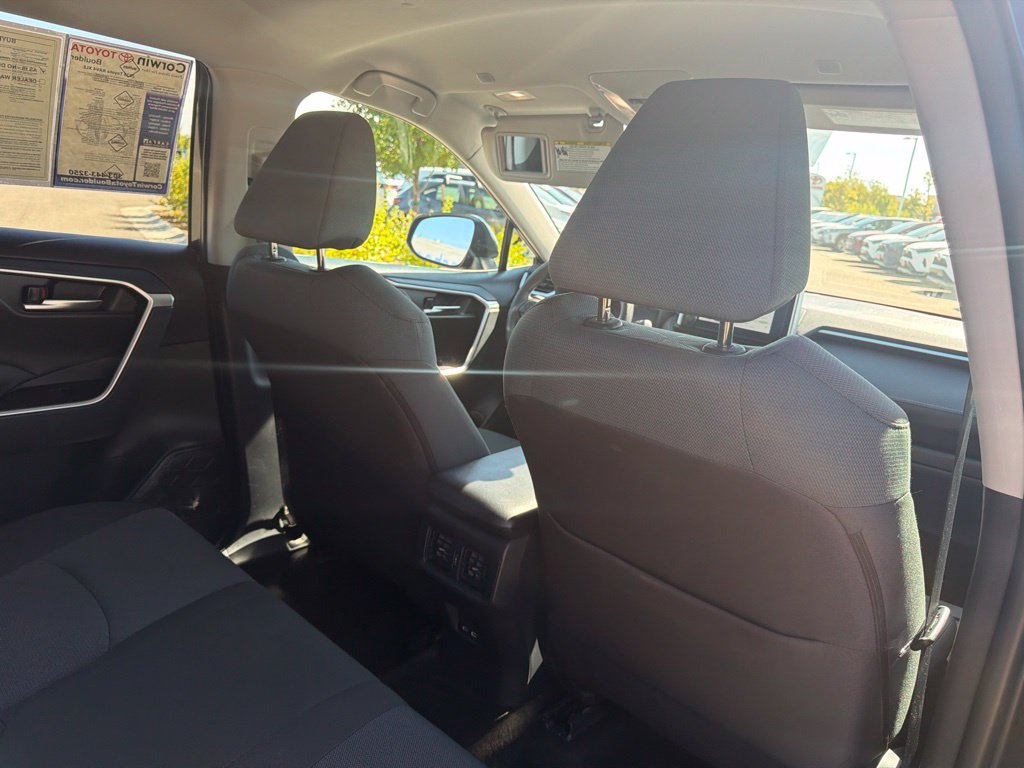 Used 2025 Toyota RAV4 XLE AWD/4WD image 16