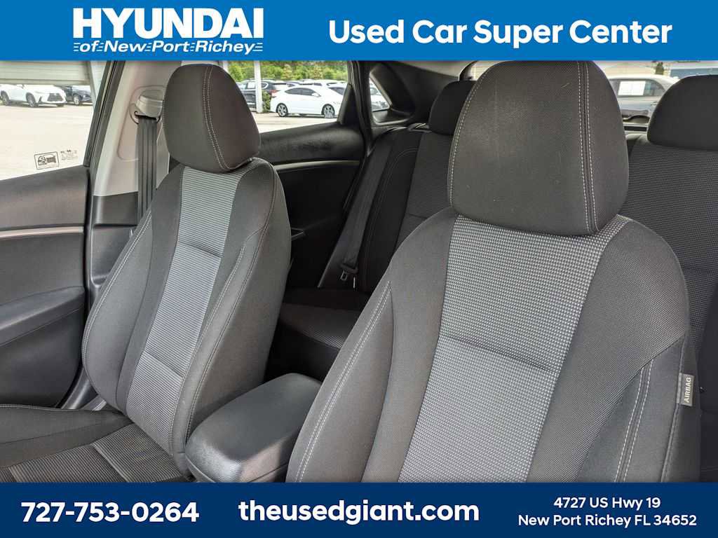 Used 2017 Hyundai Elantra GT image 7