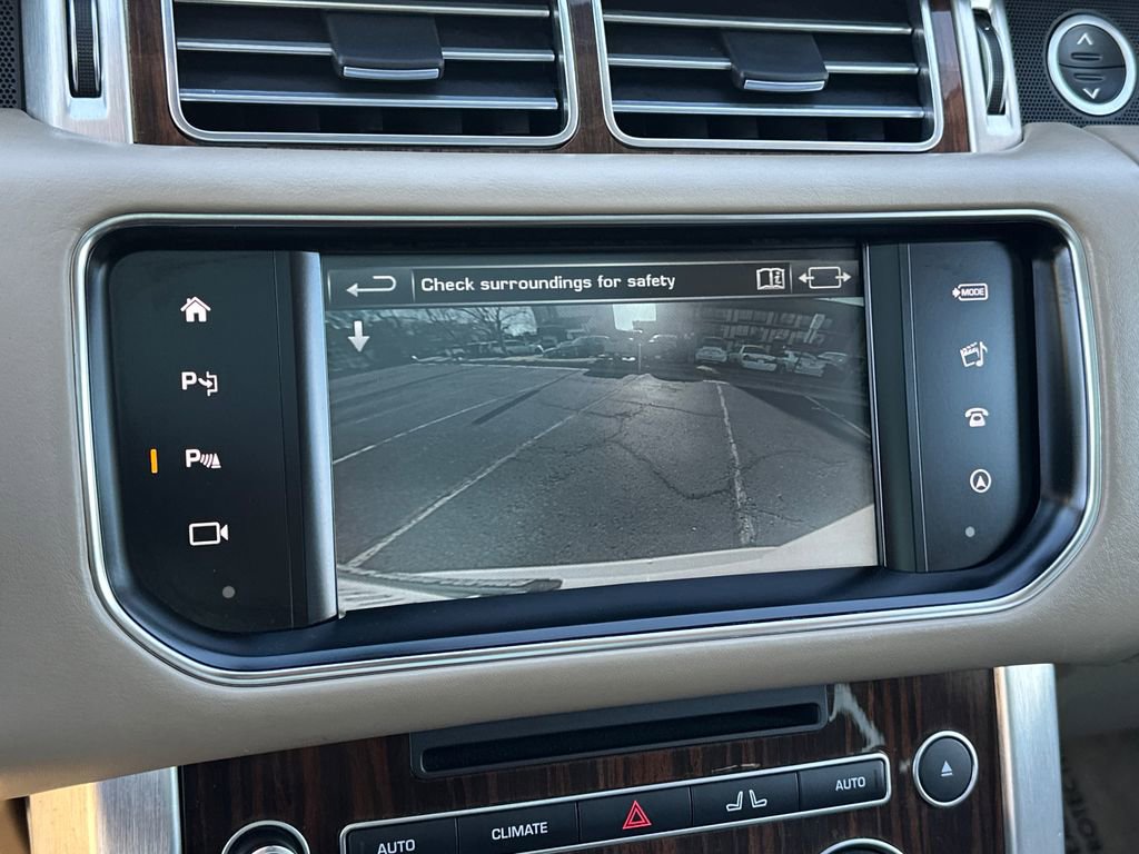Used 2016 Land Rover Range Rover HSE image 24