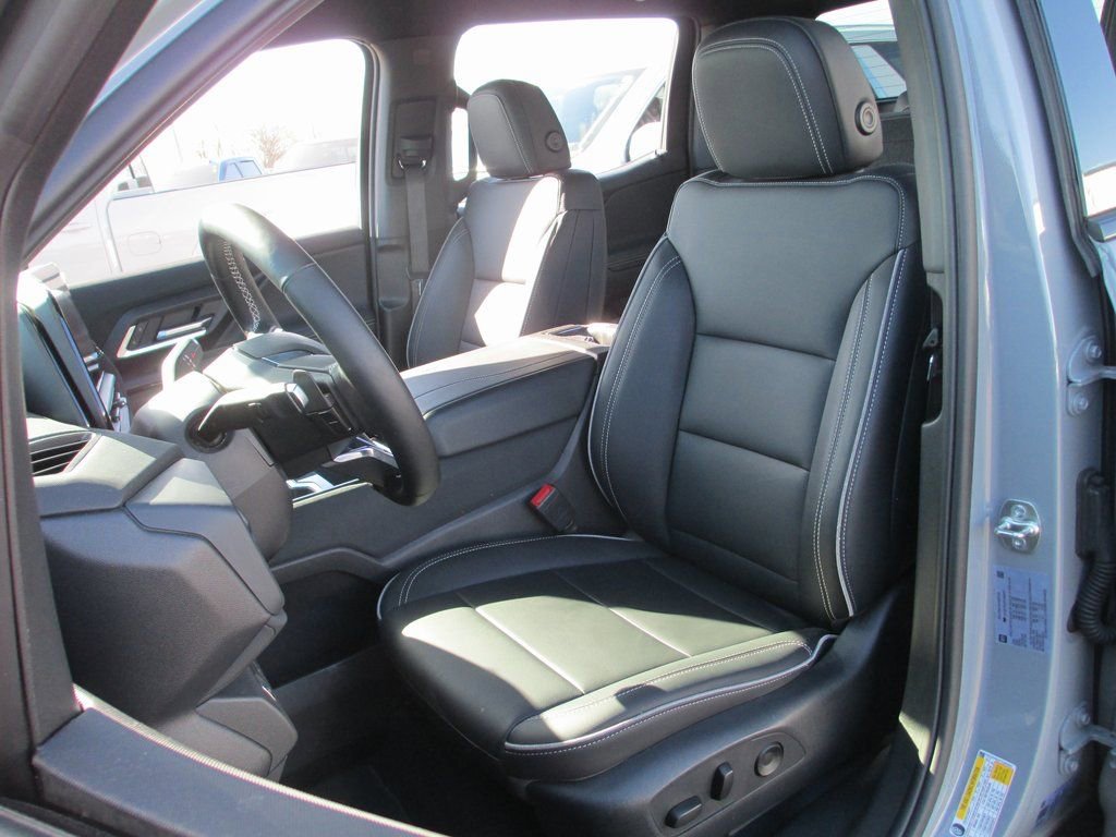 Used 2026 Chevrolet Silverado EV LT image 19