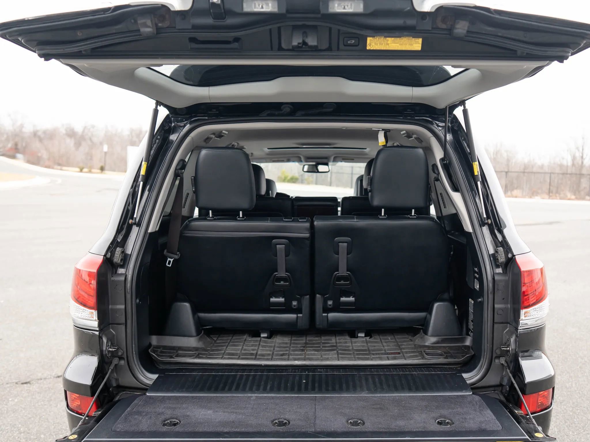 Used 2015 Lexus LX 570 4WD image 55