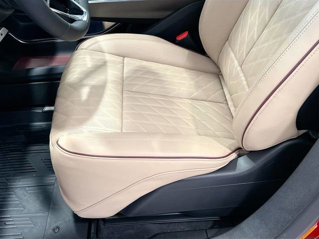 New 2025 Cadillac Lyriq Luxury w/ Nappa Leather Package image 18