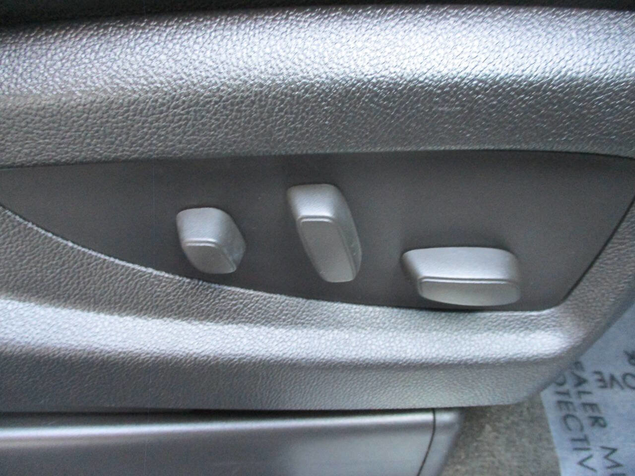 Used 2015 Chevrolet Suburban LT image 32