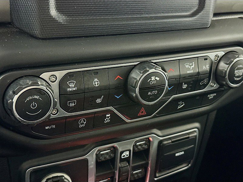 Used 2018 Jeep Wrangler Unlimited Sahara w/ Cold Weather Group image 16