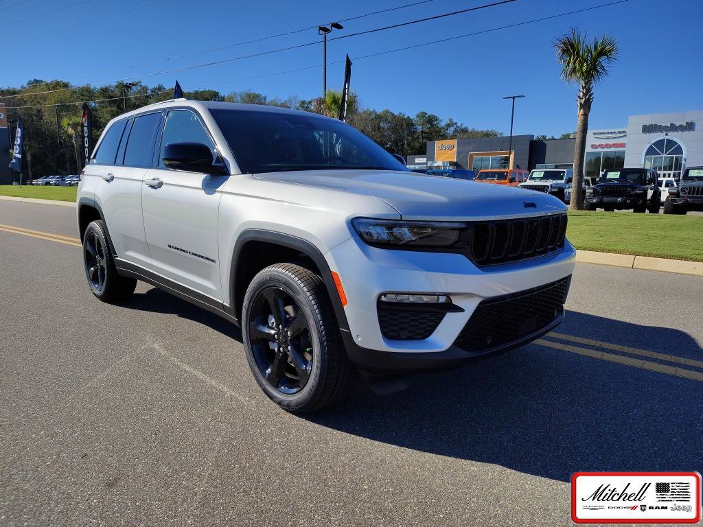 New 2025 Jeep Grand Cherokee Limited w/ Luxury Tech Group II RWD image 1