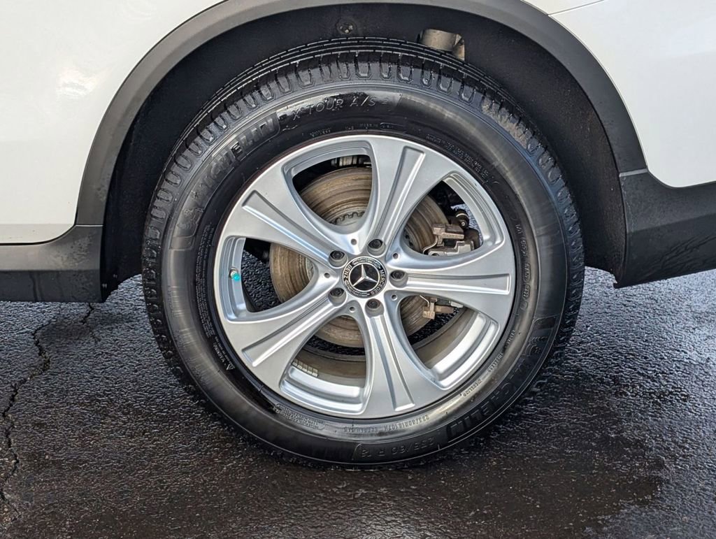 Used 2018 Mercedes-Benz GLC 300 4MATIC image 15